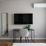 아파트 Top-floor Regina Elisabeta 2br - Brand-new Flat With Views Of Cismigiu Park *