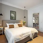 Top-floor Regina Elisabeta 2br - Brand-new Flat With Views Of Cismigiu Park 아파트 부쿠레슈티
