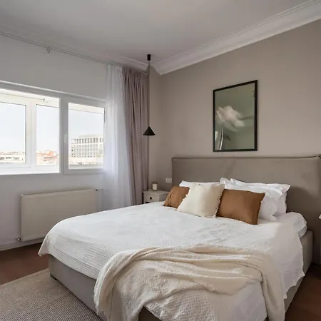 Top-floor Regina Elisabeta 2br - Brand-new Flat With Views Of Cismigiu Park 아파트 부쿠레슈티