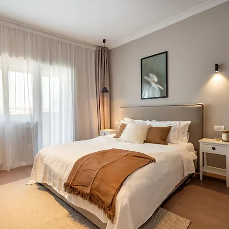 Top-floor Regina Elisabeta 2br - Brand-new Flat With Views Of Cismigiu Park 아파트