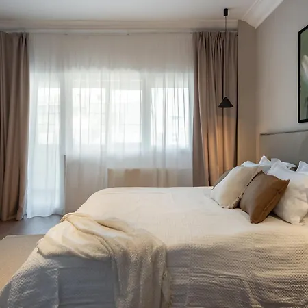Top-floor Regina Elisabeta 2br - Brand-new Flat With Views Of Cismigiu Park