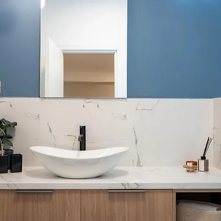 Top-floor Regina Elisabeta 2br - Brand-new Flat With Views Of Cismigiu Park דירה בוקרשט